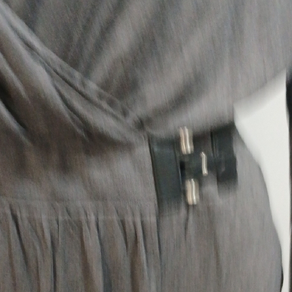 Elegant Gray Wrap Dress - Picture 4 of 8